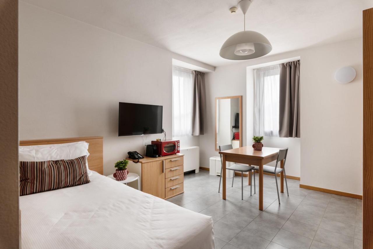 Hotel Borgo Brianteo ปอนเต ซาน ปิเอโตร ภายนอก รูปภาพ